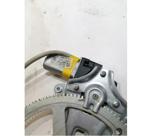 Стеклоподъемник двери задний правый