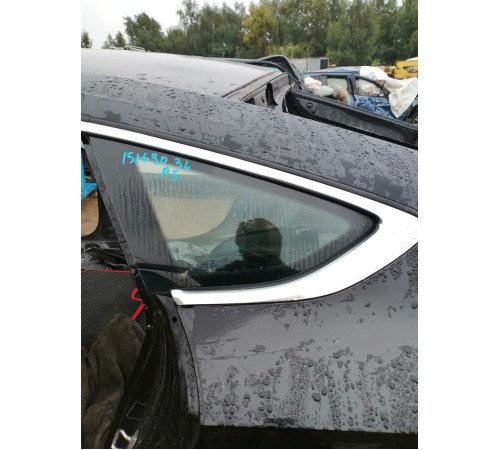 Глухое стекло кузова левое, форточка