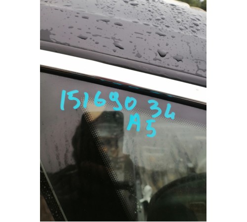 Глухое стекло кузова левое, форточка