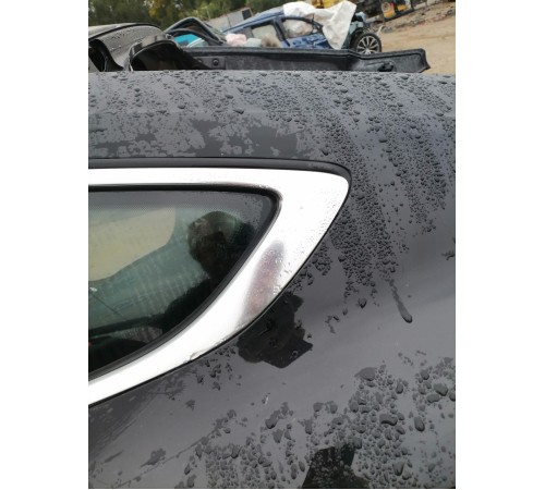 Глухое стекло кузова левое, форточка