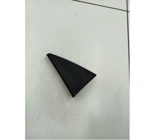 Накладка двери (уголок) передний левый