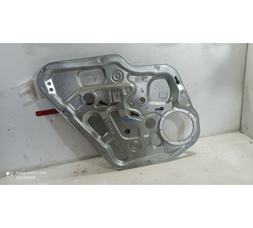 Стеклоподъемник (задний левый)