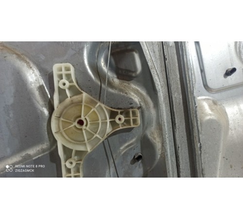 Стеклоподъемник (задний левый)