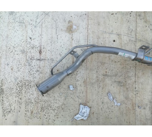 Горловина топливного бака