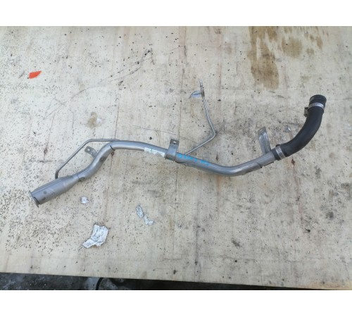 Горловина топливного бака