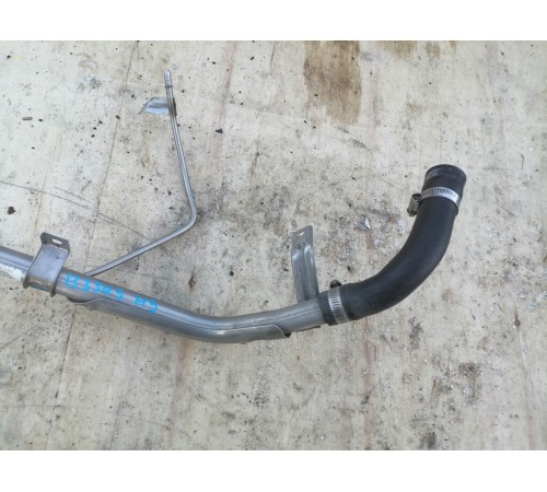 Горловина топливного бака