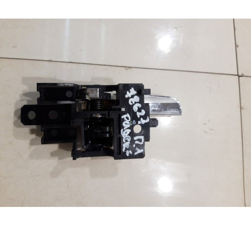 Ручка двери (задняя, левая, внутренняя)