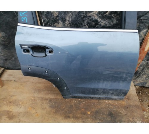 Дверь задняя правая