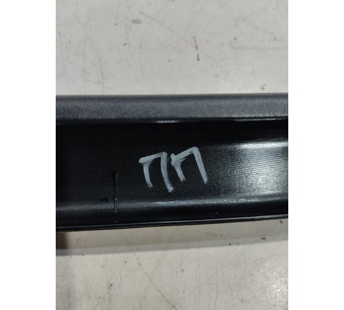 Накладка двери (передняя правая)