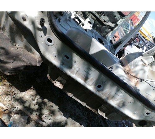 Задняя панель кузова