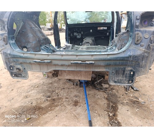 Панель задняя