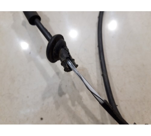 Трос открывания капота