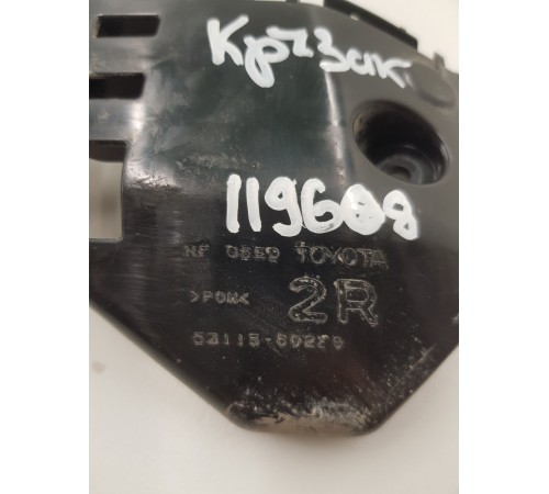 Кронштейн бампера передний правый