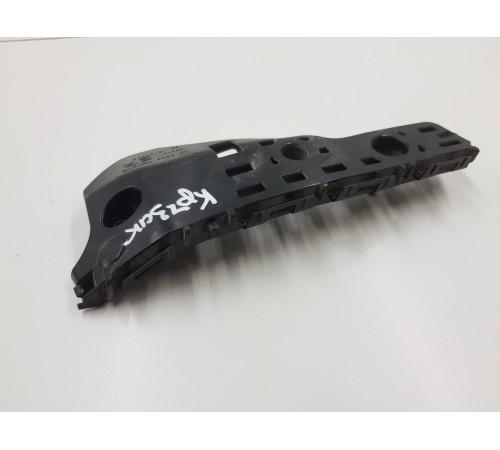 Кронштейн бампера передний правый