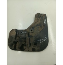 Брызговик передний правый