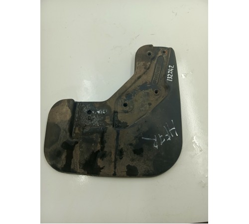 Брызговик передний правый