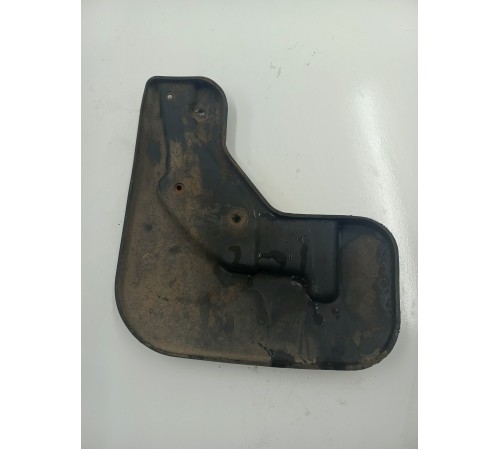 Брызговик передний правый