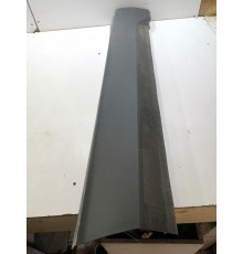 Накладка двери передняя левая нижняя , молдинг