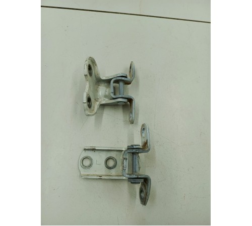 Петли двери задние левые