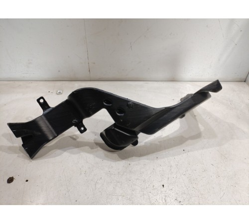 Воздуховод отопителя передний правый