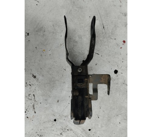 Гидрозамок кабины левый