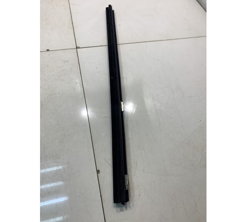 Уплотнитель стекла (задний, правый)