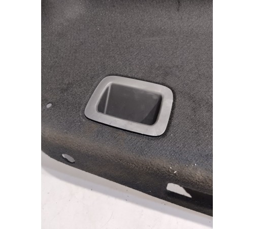 Обшивка крышки багажника