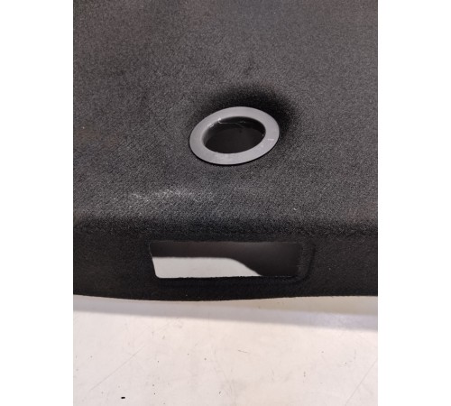 Обшивка крышки багажника