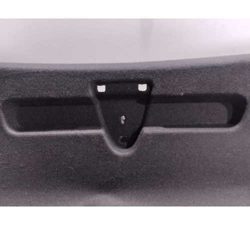 Обшивка крышки багажника