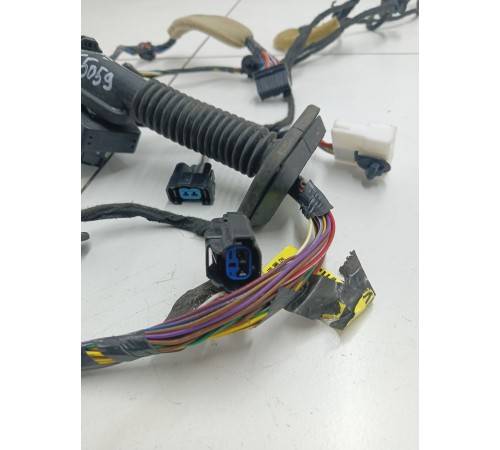 Электропроводка двери передняя левая