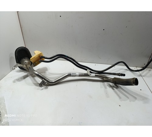 Горловина топливного бака