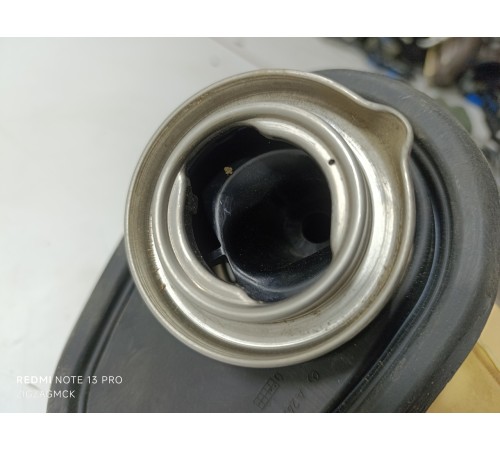 Горловина топливного бака