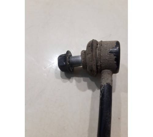 Стойка стабилизатора (передняя, левая)