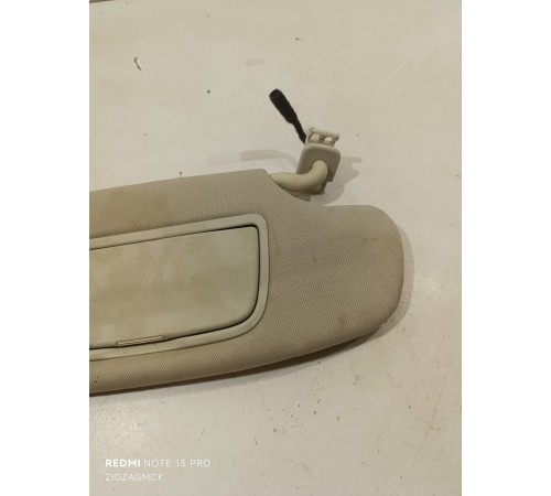 Козырек солнцезащитный правый