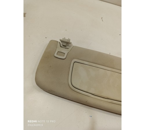 Козырек солнцезащитный правый