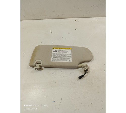 Козырек солнцезащитный правый