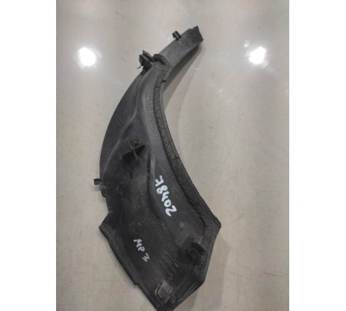 Накладка лобового стекла (левая)