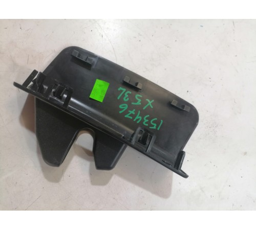 Накладка замка багажника