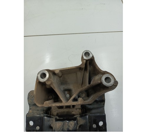 Подушка опора двигателя левая