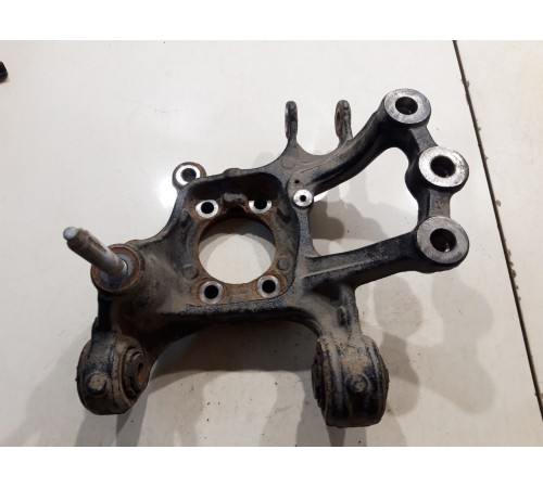 Кулак поворотный (задний, левый)