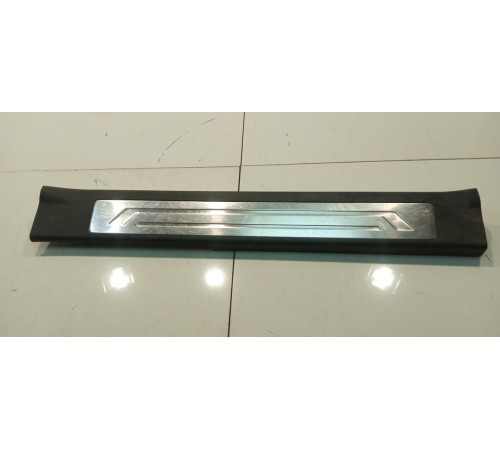 Накладка порога (передняя, левая)