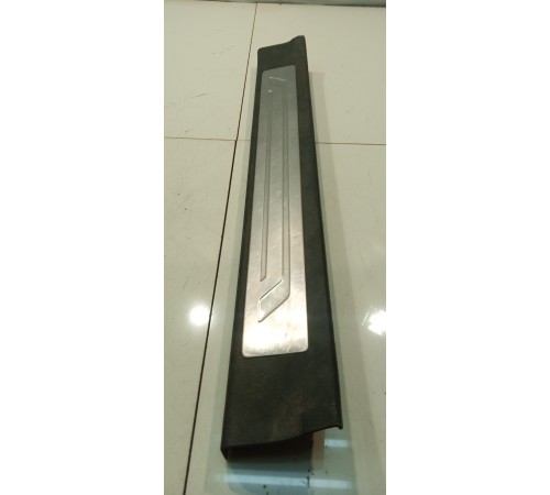 Накладка порога (передняя, левая)