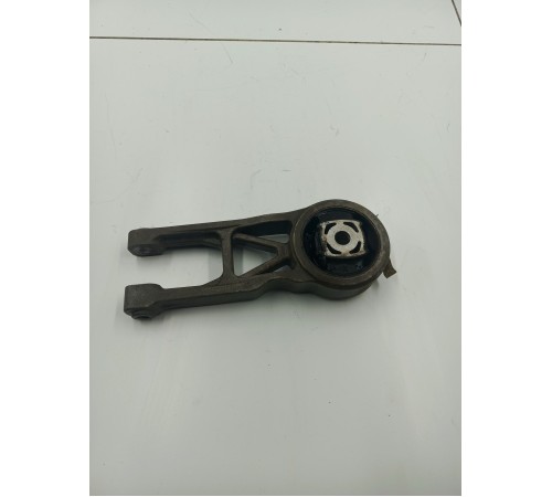 Опора двигателя задняя