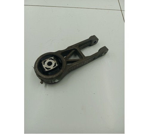 Опора двигателя задняя