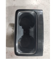 Подстаканник (вещевой ящик)