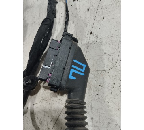 Электропроводка двери передняя левая