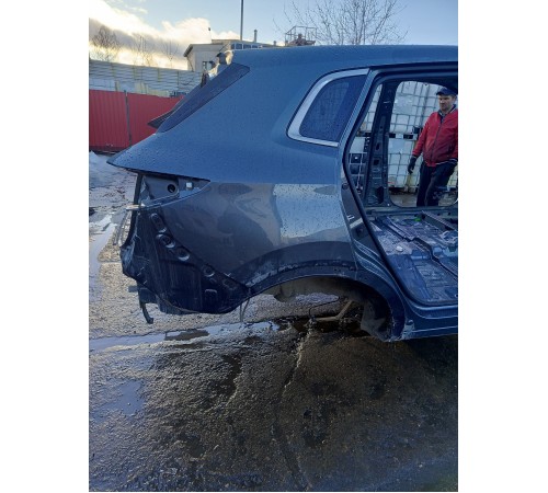 Крыло (заднее, правое)четверть