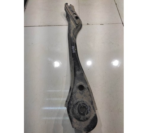 Кронштейн подрамника (задний, правый)