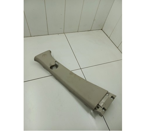 Обшивка центральной стойки левая верхняя