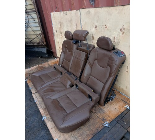 Задний ряд сидений